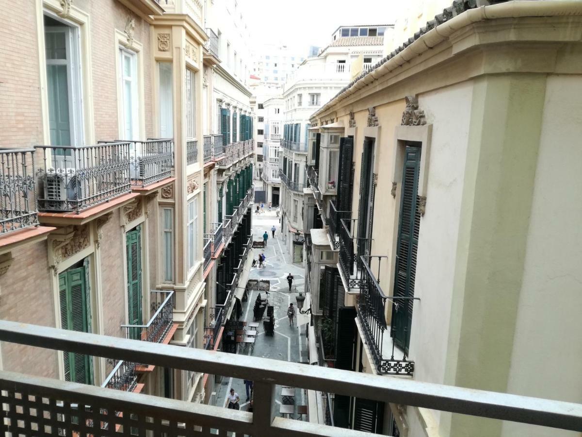Apartamentos Centro Malaga Luaran gambar